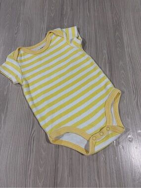 7/$20 Luvable Friends Yellow & White Striped Baby One-Piece Bodysuit Cotton